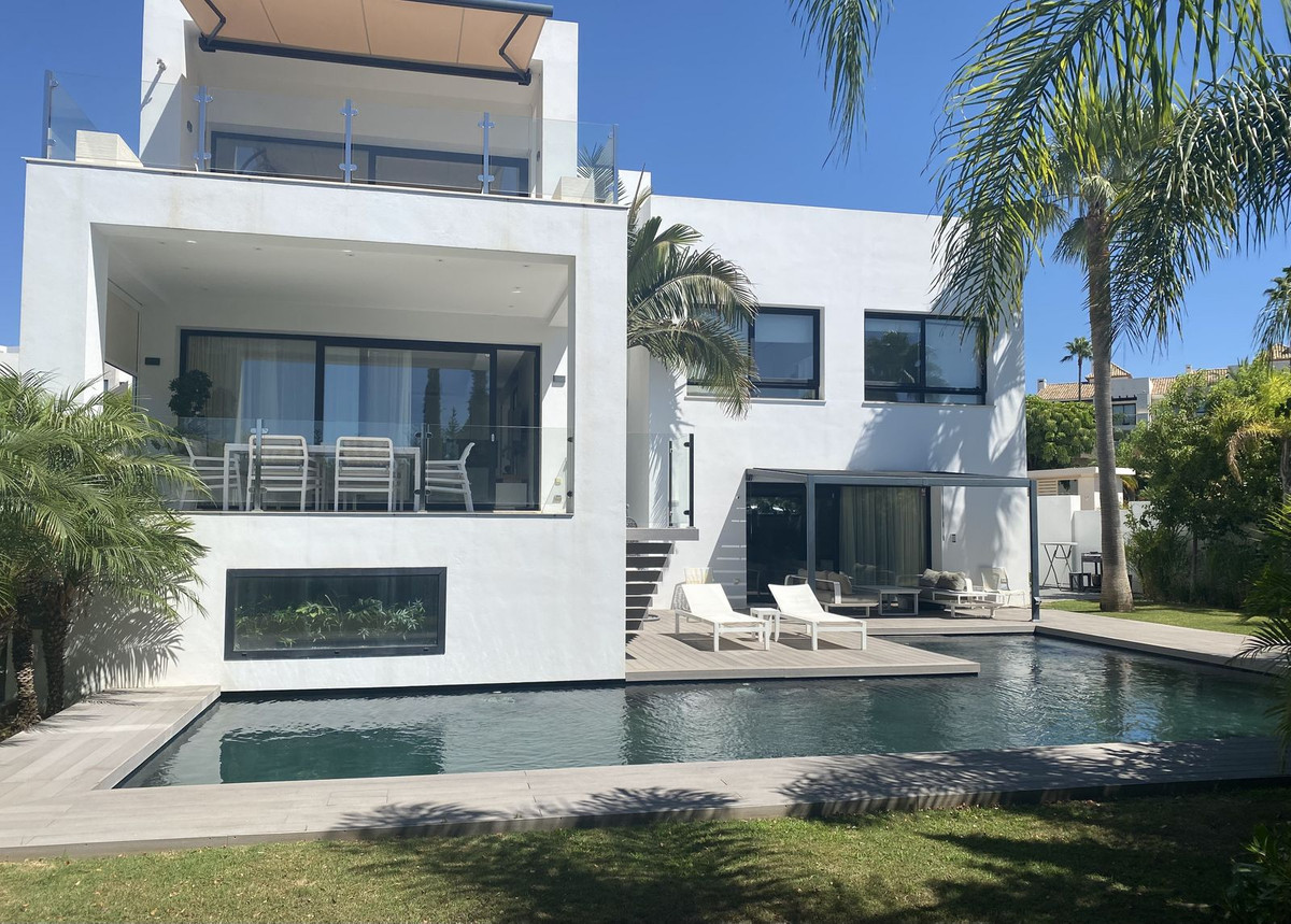 El Paraiso, Estepona