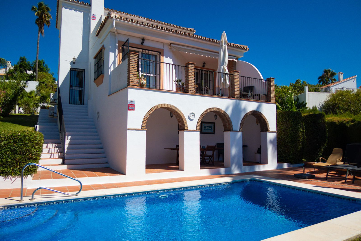 Nueva Milla de Oro, Estepona