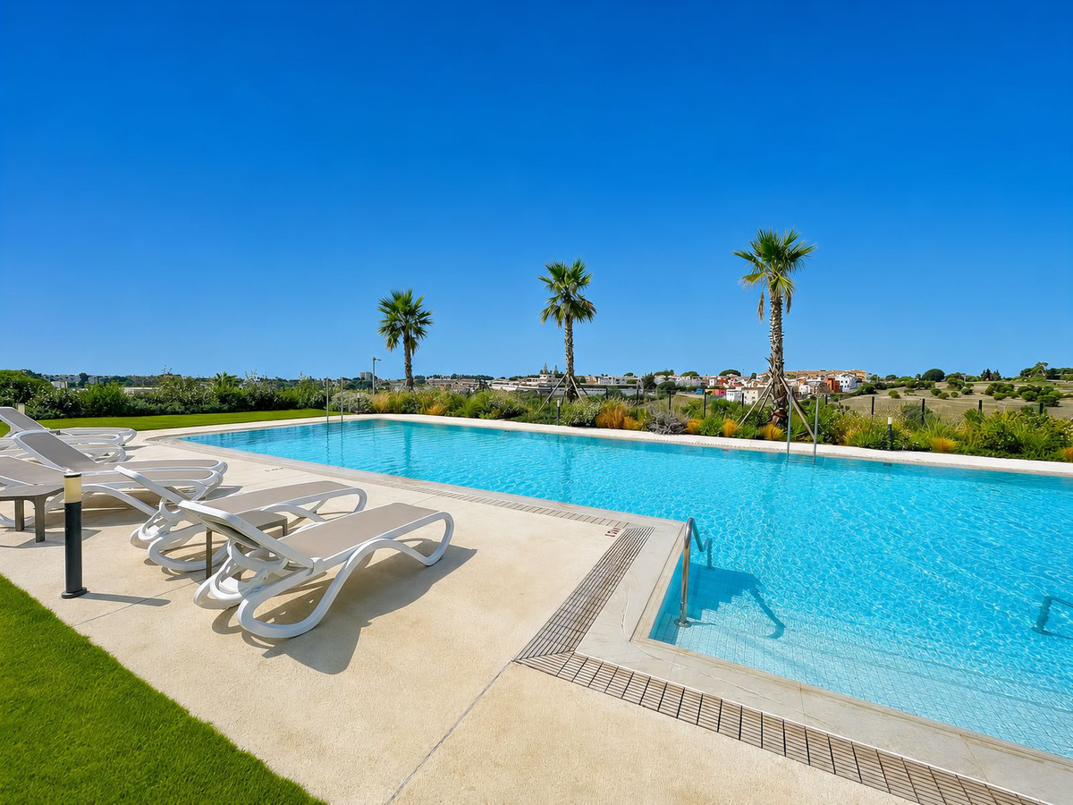 Nueva Milla de Oro, Estepona
